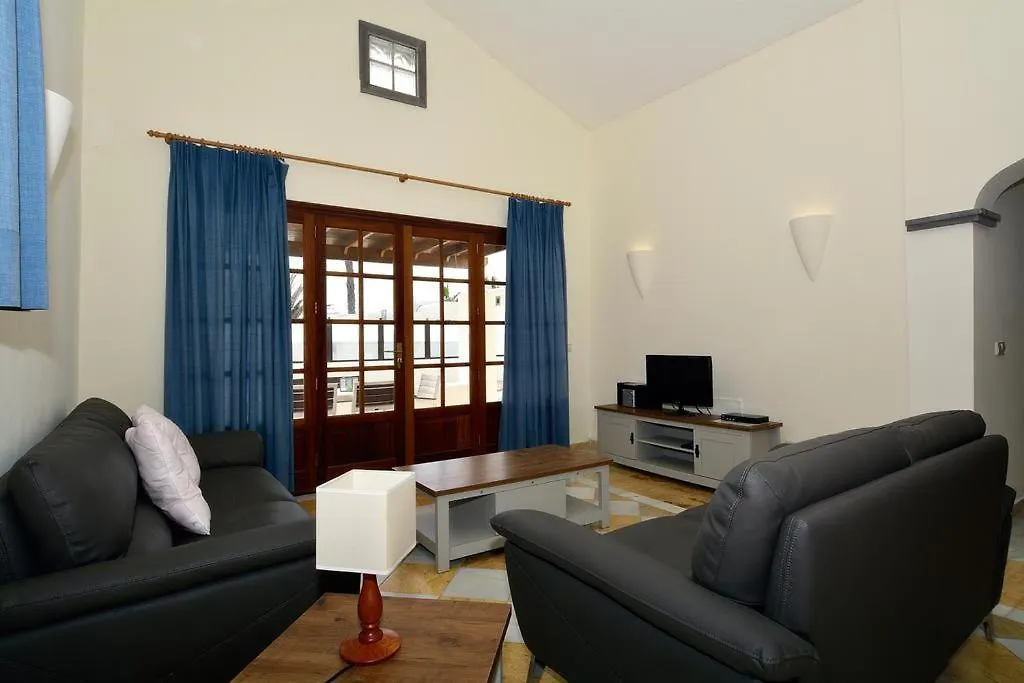 Private Villa With Pool Faro Park Playa Blanca